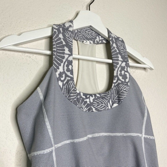 Lululemon Gray and White Wee Stripe Beachy Floral Fossil Top 8 - Picture 2 of 8